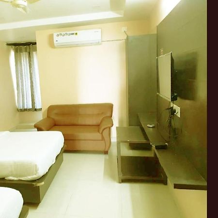 Vishnu Residency Mancherial Mancherāl 外观 照片